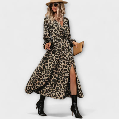Natalie | Snygg klänning i leopardmönstrad
